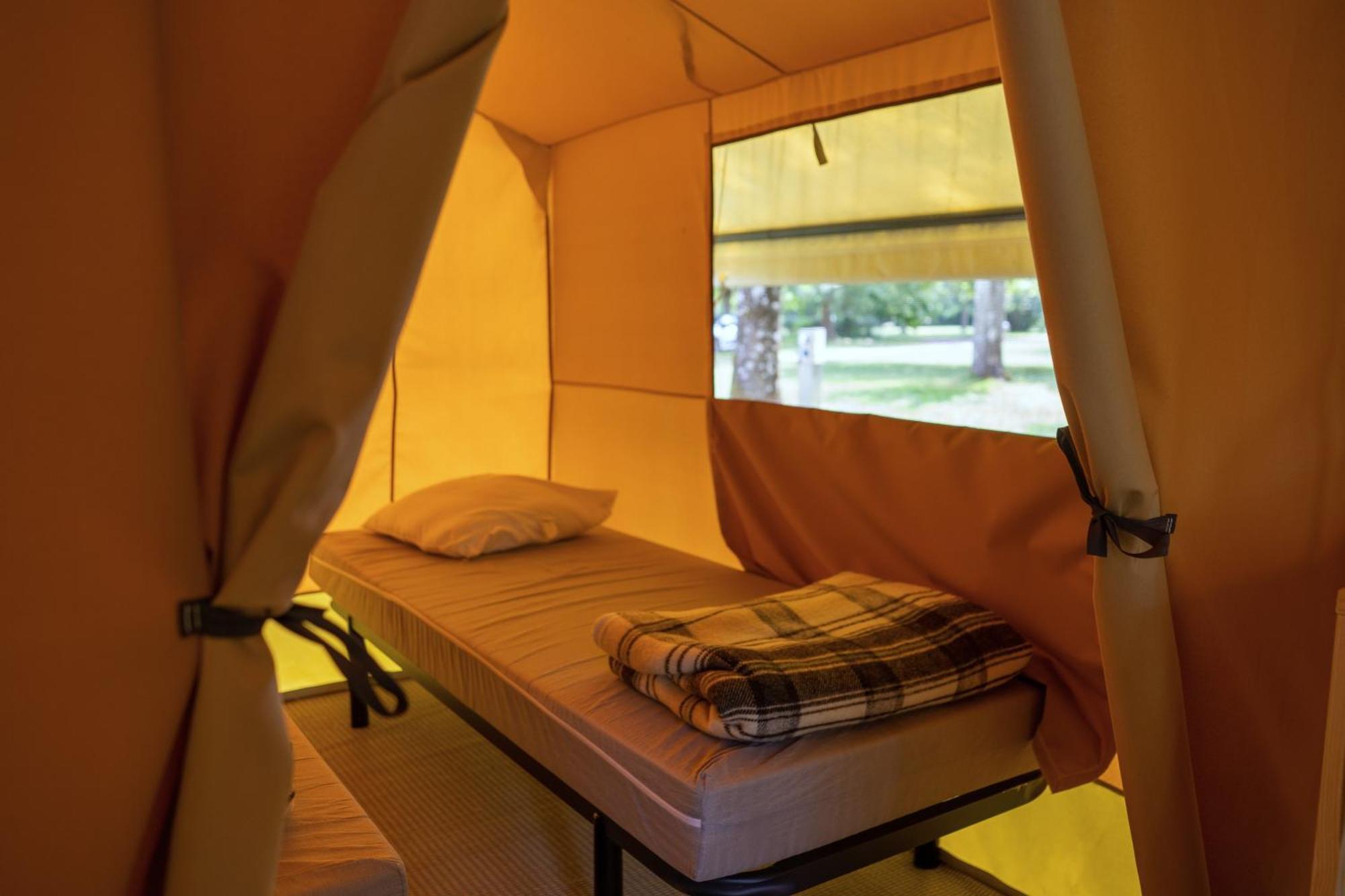 Camping Onlycamp Les Vailhes Лодев Номер фото